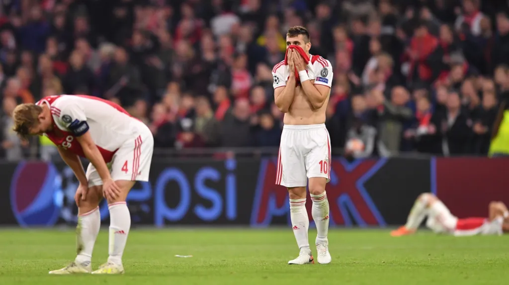 Nejkrutější porážka. Hráči Ajaxu smutní po porážce s Tottenhamem