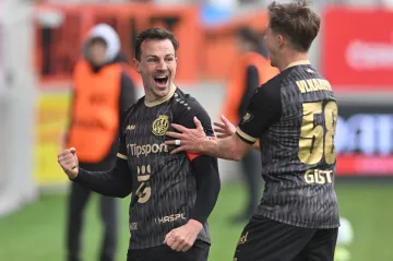 Vladimír Darida se raduje z gólů v brance Dukly