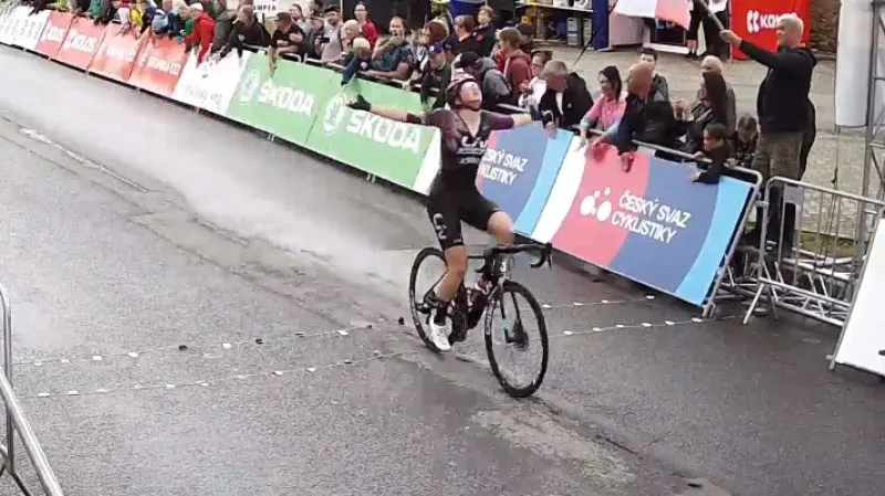 Dojezd závodu žen a juniorek na MR v cyklistice