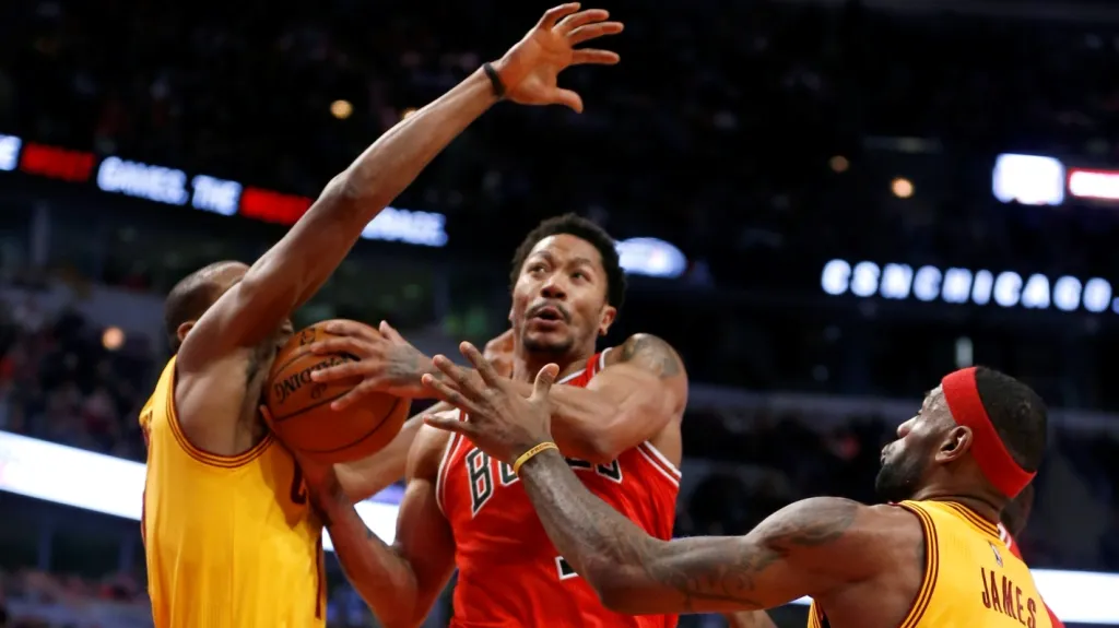 Derrick Rose a LeBron James