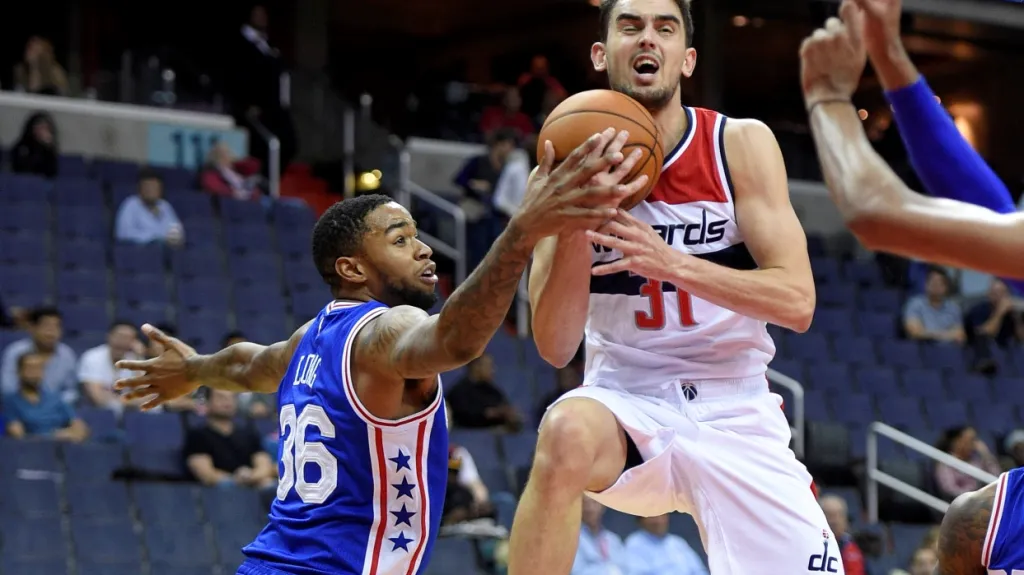 Tomáš Satoranský v dresu Wizards