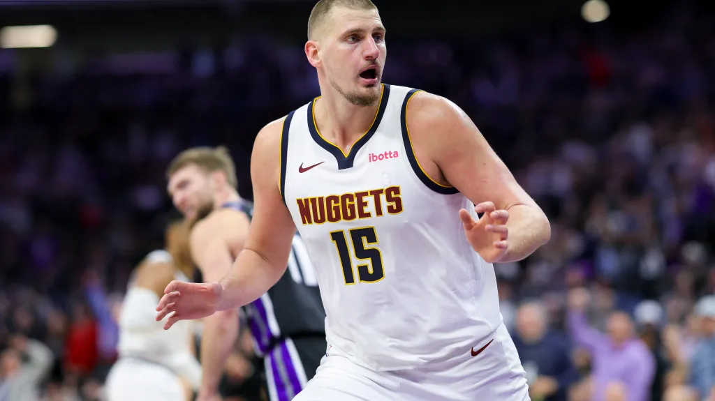 Nikola Jokič v utkání se Sacramentem