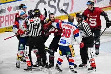 Potyčka v zápase Sparta Praha – Dynamo Pardubice