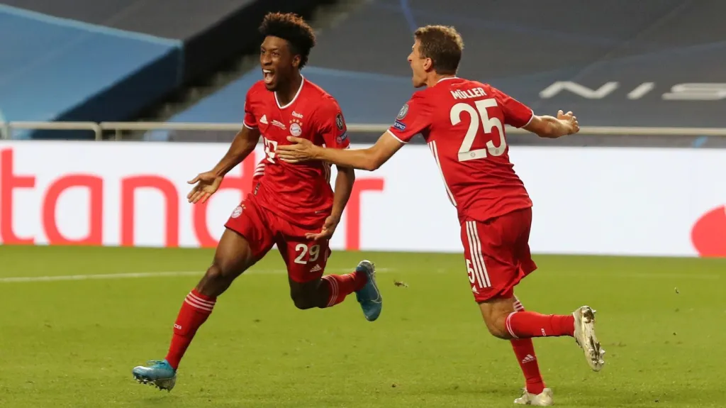 Kingsley Coman slaví gól ve finále Ligy mistrů