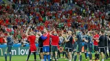 Fotbalisté Walesu děkují fanouškům