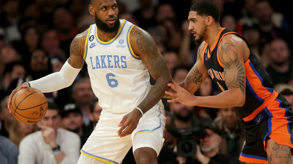 LeBron James v utkání s NY Knicks