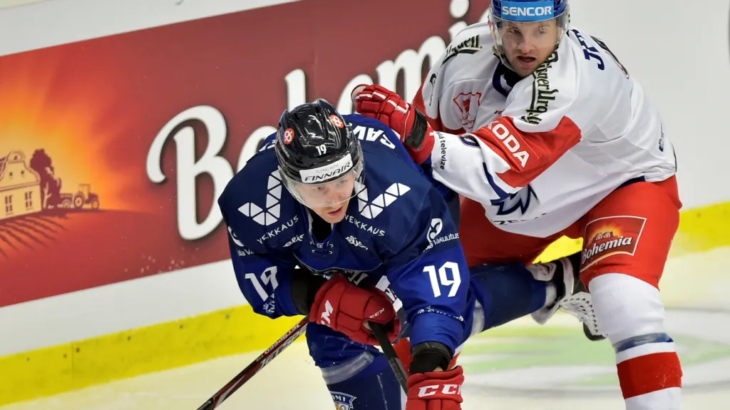 Jakub Jeřábek v obranné práci proti Finům