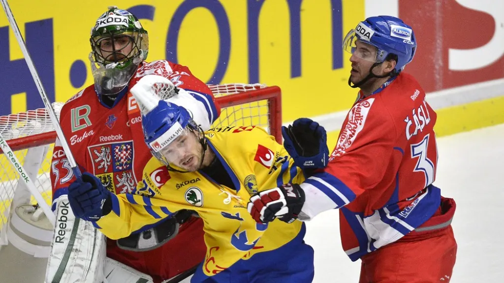 Alexander Salák v utkání se Švédy