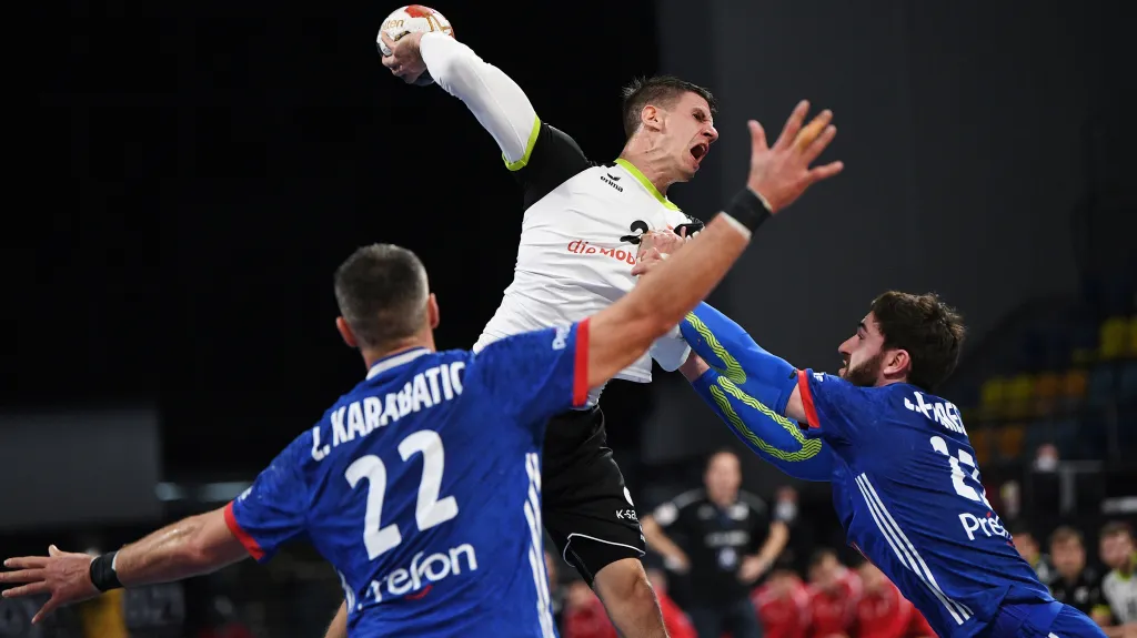 Andy Schmid zakončuje proti Francii