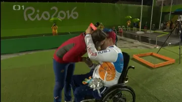 Drahonínský se zasnoubil v lukostřeleckém areálu, ženit se tam ale nebude