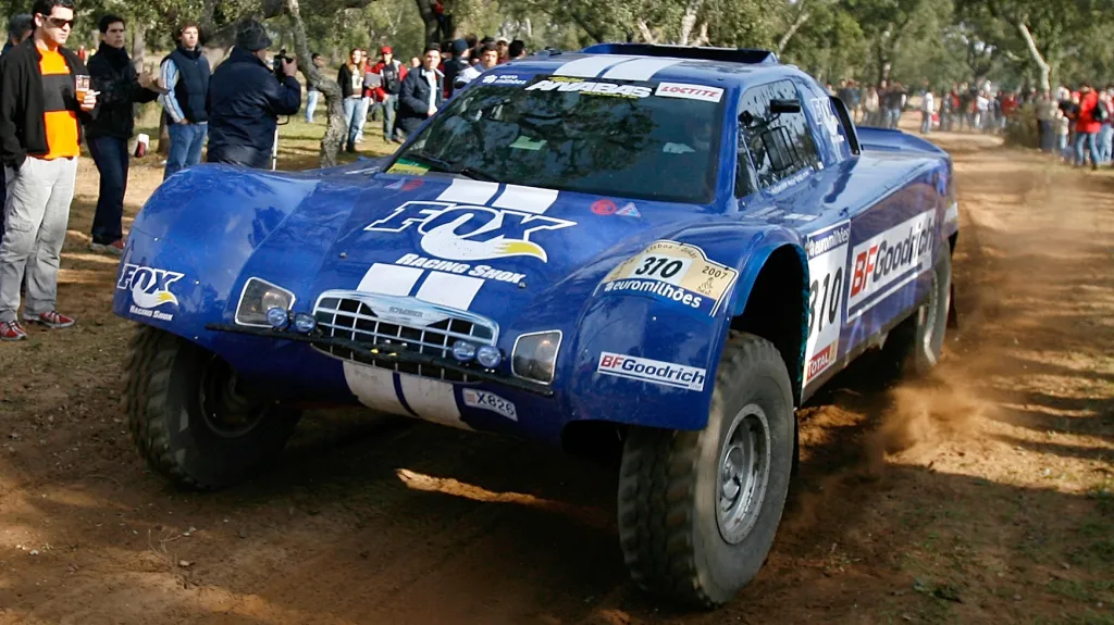 Jean-Louis Schlesser za volantem svého speciálu během Rallye Dakar v roce 2007