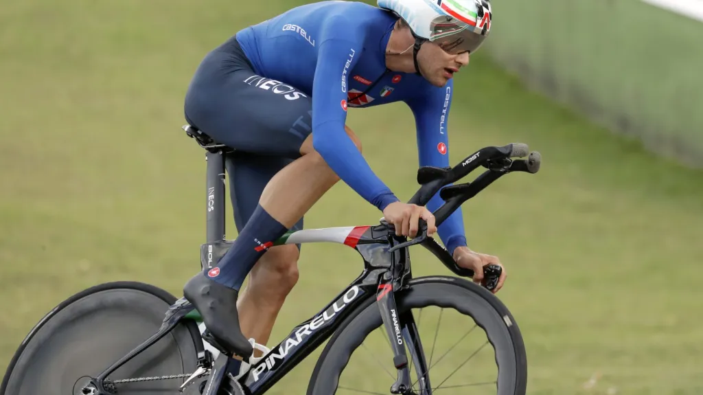 Filippo Ganna během časovky na MS
