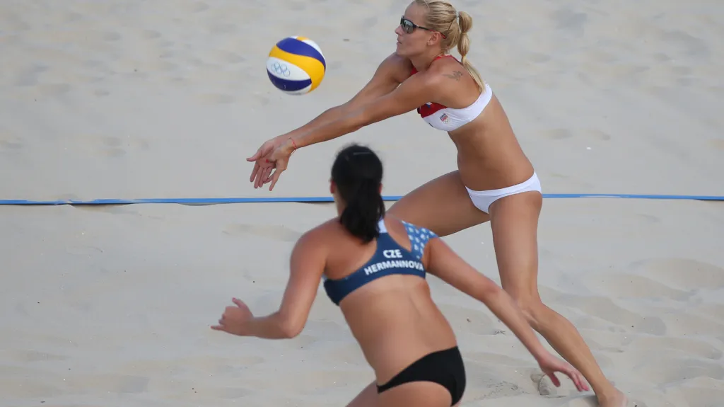 Barbora Hermannová a Markéta Sluková během tréninku v Riu 