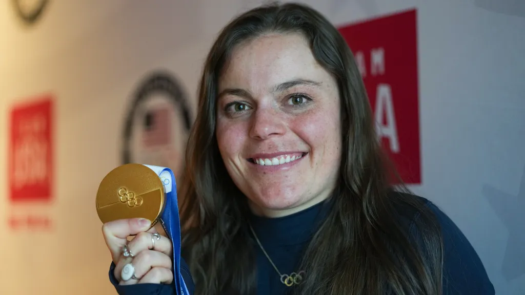 Breezy Johnsonová se zlatou olympijskou medailí