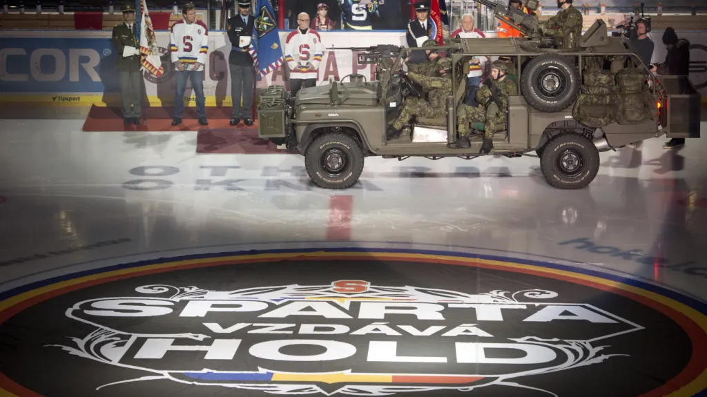 Sparta vzdávala hold záchranným a obranným složkám