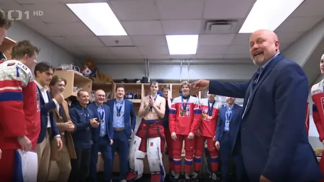Pohled do kabiny bronzových hokejových juniorů