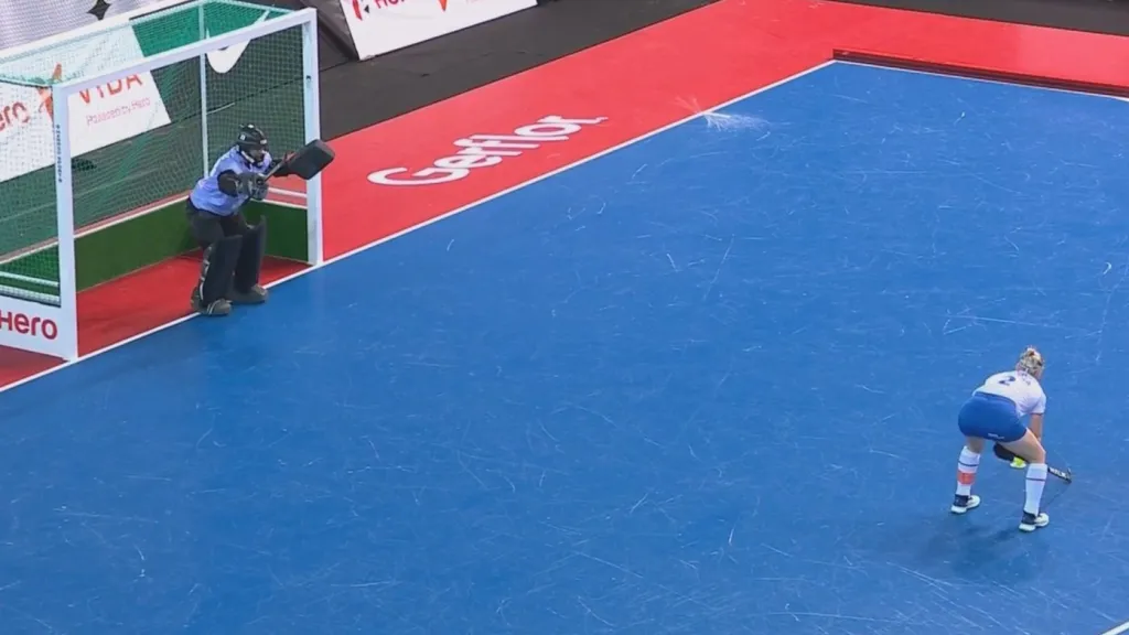 Kateřina Laciná proměňuje penaltu v utkání s USA