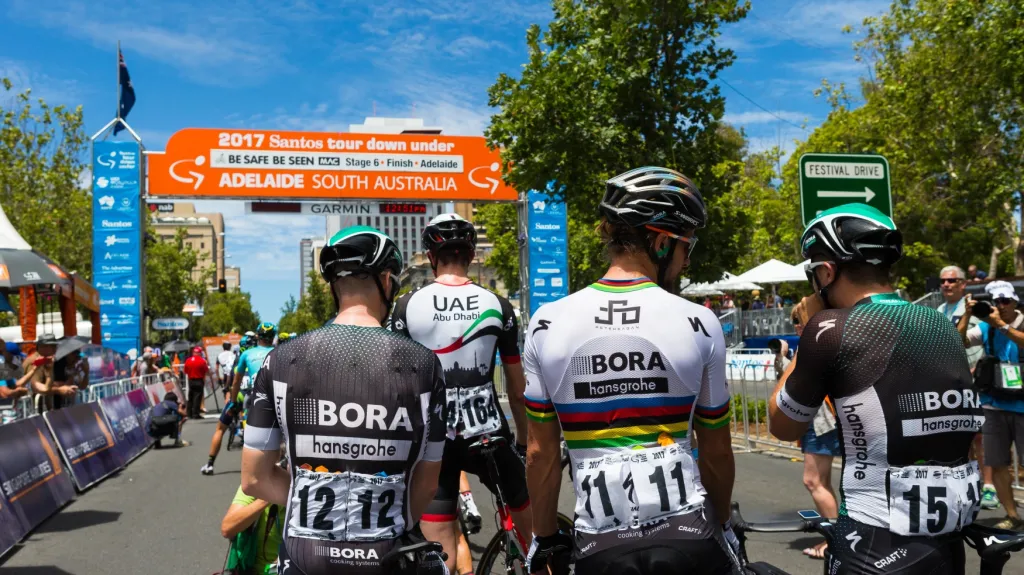 Peter Sagan s kolegy z týmu Bora-Hansgrohe