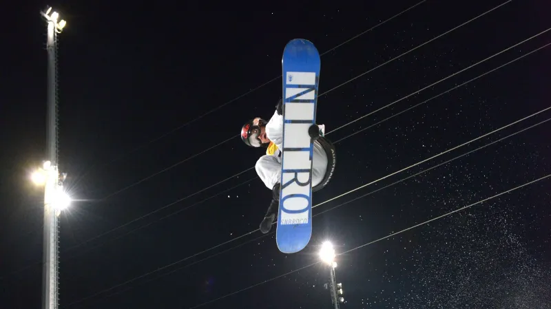 Snowboardistům v U-rampě kraloval James a Cai Xuetong