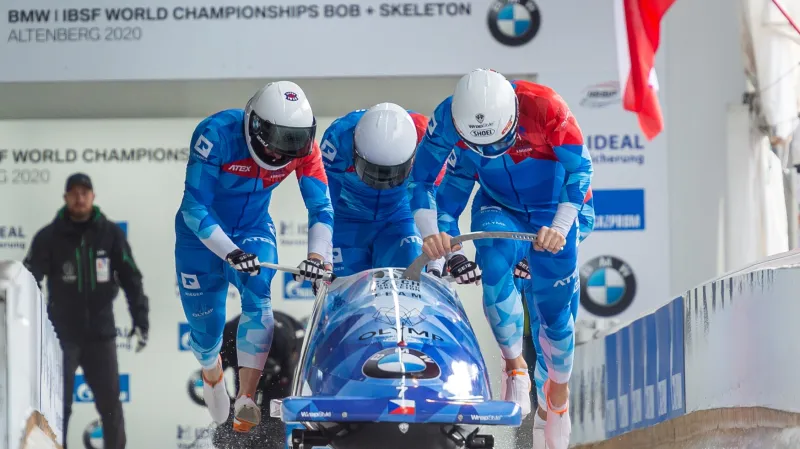 Český čtyřbob v čele s pilotem Dominikem Dvořákem