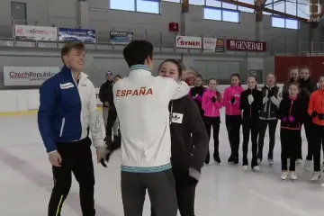 Krasobruslařské hvězdy si zabruslily s dětmi