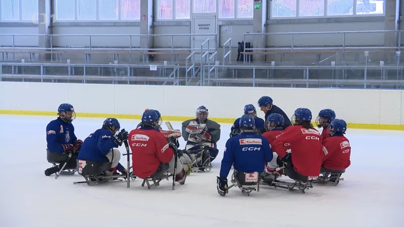 Parahokejisté se budou muset v Pekingu obejít bez trenéra Břízy