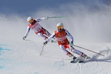 Lyžař Patrik Hetmer s navigátorem Miroslavem Macalou