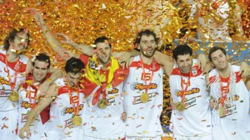 Španělé slaví titul