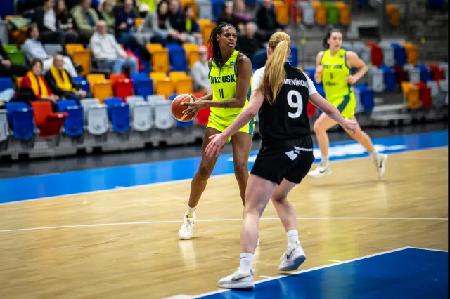 USK jsou prvními semifinalistkami, Chomutov zaskočil SBŠ i podruhé