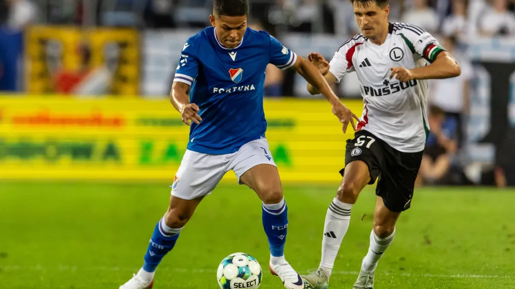 Ewerton v utkání s Legií Varšava