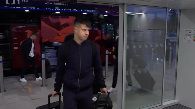 Fotbalová reprezentace odletěla na kvalifikační utkání do Polska