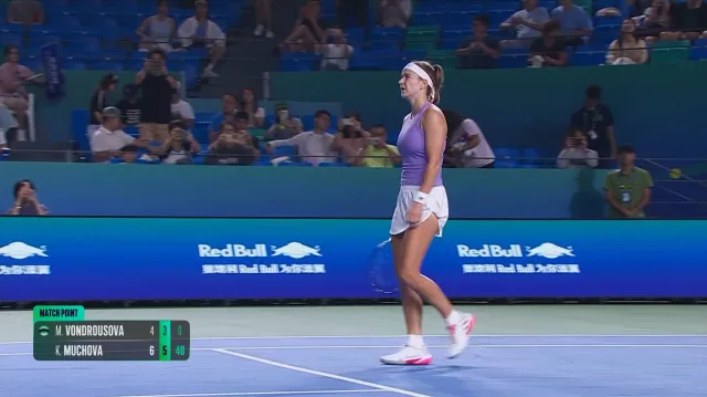 Muchová vyhrála souboj krajanek s Vondroušovou ve dvou setech