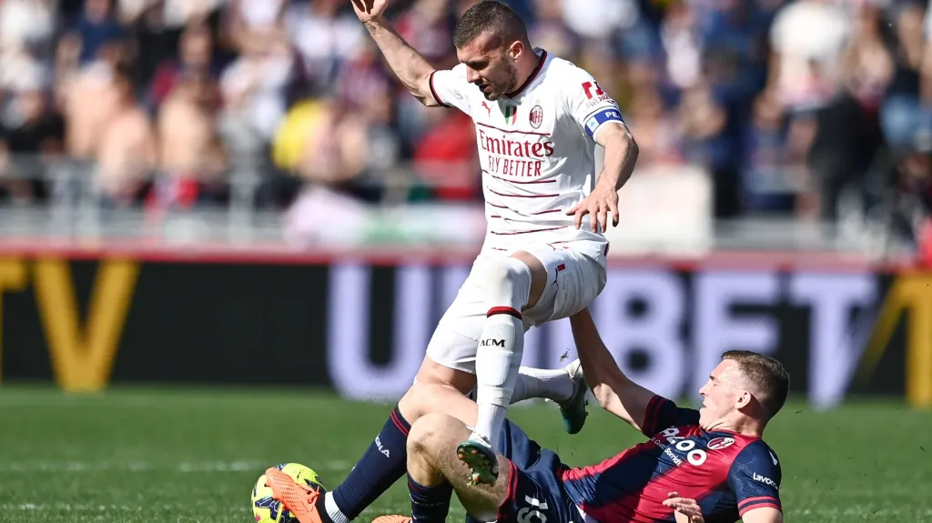 AC Milán jen remizoval v Boloni