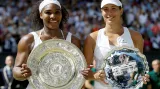 Vítězka Wimbledonu Serena Williamsová a poražená finalistka Gabriňě Muguruzaová