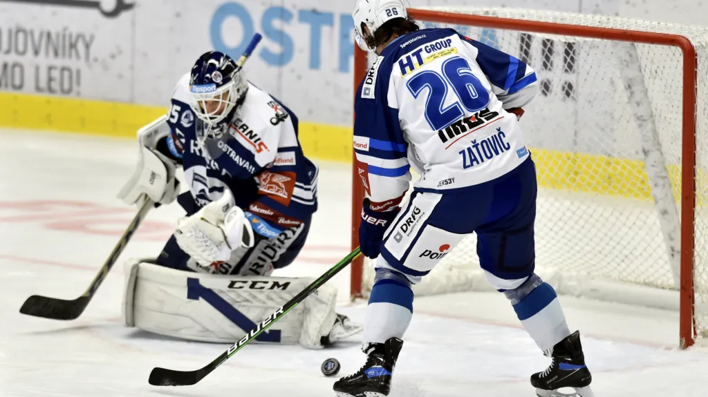 Brněnský Martin Zaťovič v šanci v utkání proti Vítkovicím