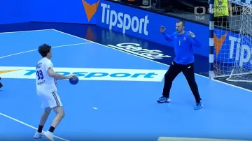 Česká ztráta a úspěšný protiútok Francie