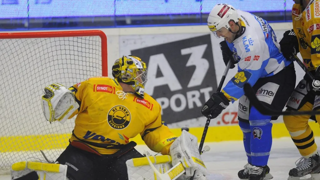 Pavel Francouz v utkání play-off s Plzní