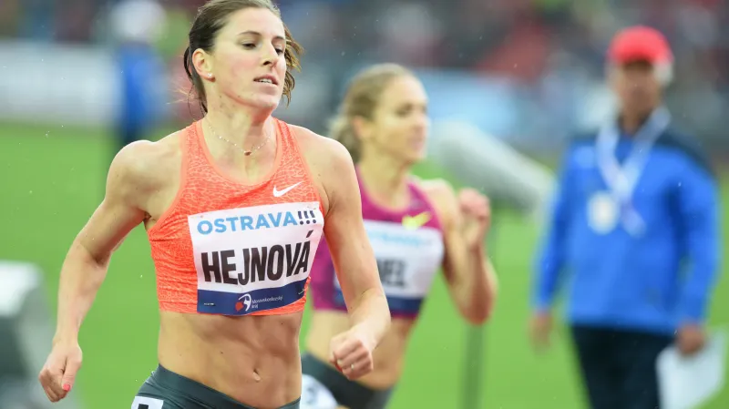 Nad překážkami vládly Češky, vyhrála Hejnová před Rosolovou