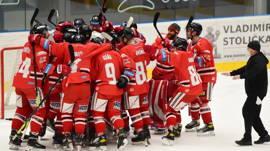 Radost Olomoučanů po postupu v play-off přes Plzeň