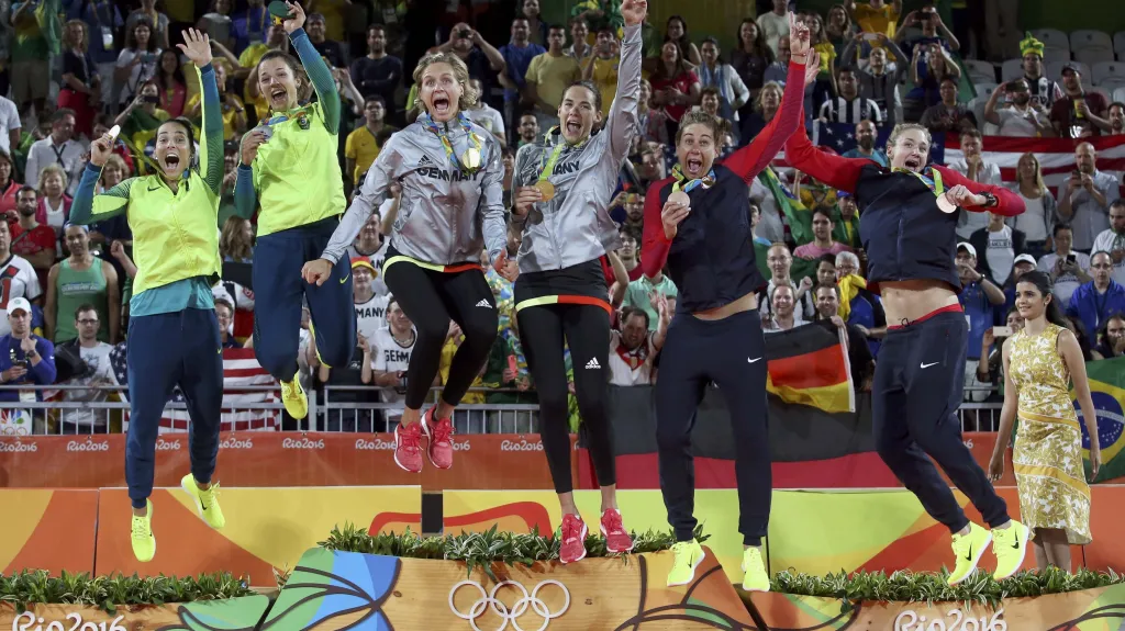 Medailistky turnaje plážových volejbalistek v Riu