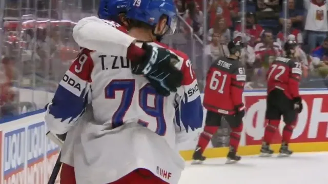 Gól v utkání Kanada – Česko: T. Zohorna – 5:1 (54. min.)