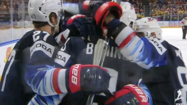 Gól v utkání USA - Kanada: Bonino - 2:1 (54. min.)