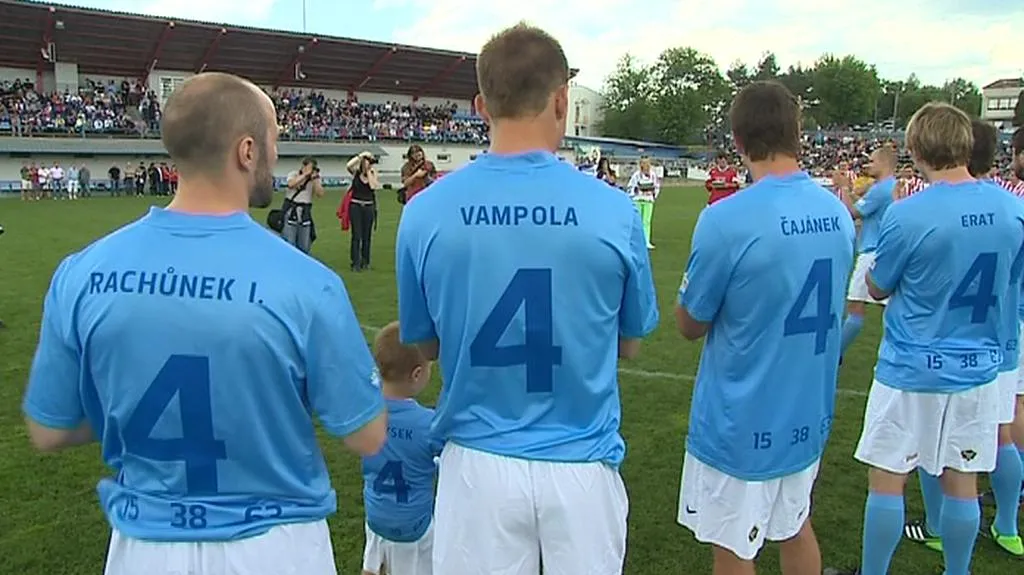 Za Rachna tým nastoupila řada známých hokejistů