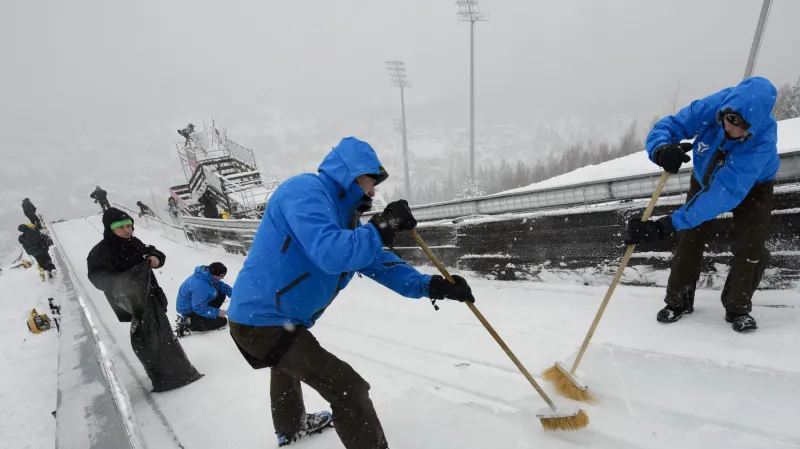 Organizátorům v Harrachově komplikuje život počasí
