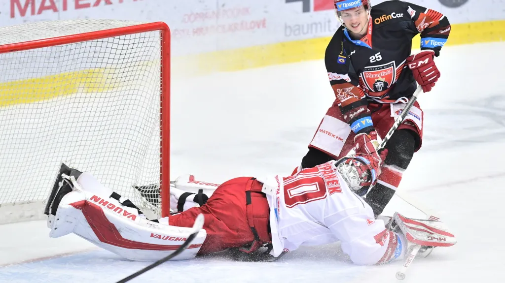 Hradecký Petr Poppel před Jakubem Štěpánkem z Třince