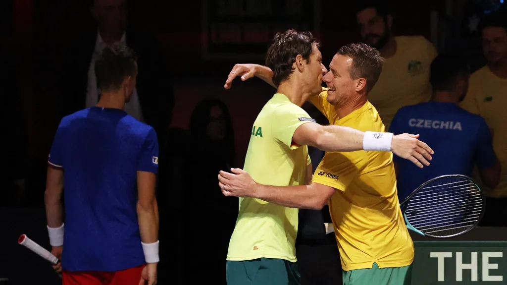 Australští tenisté se radují po výhře nad Českem