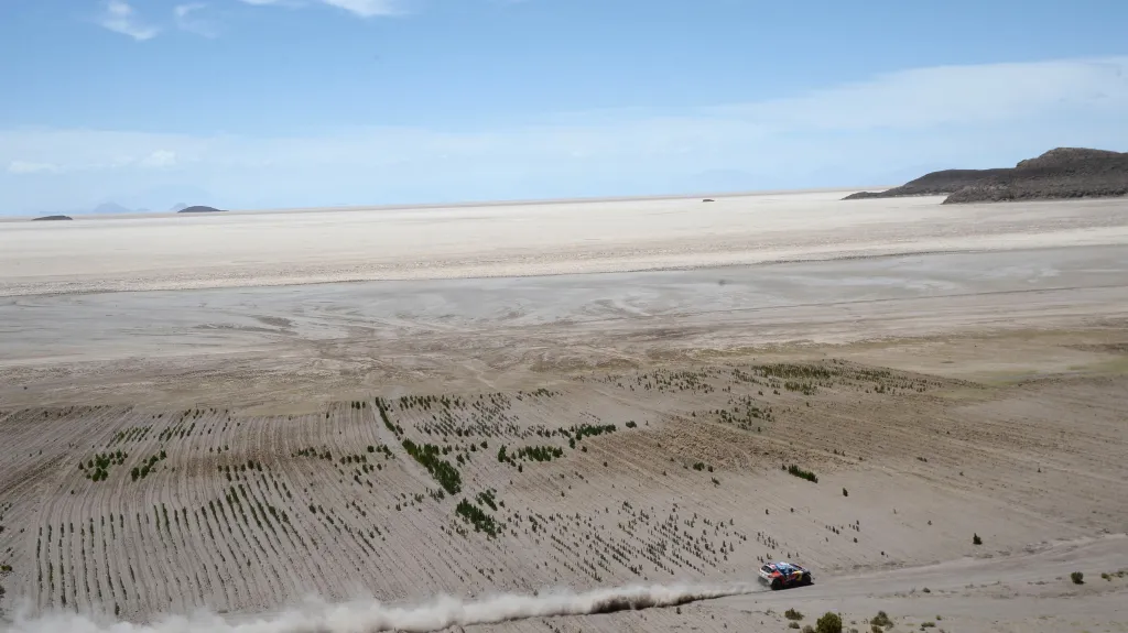 Sebastian Loeb na trati 7. etapy Rallye Dakar