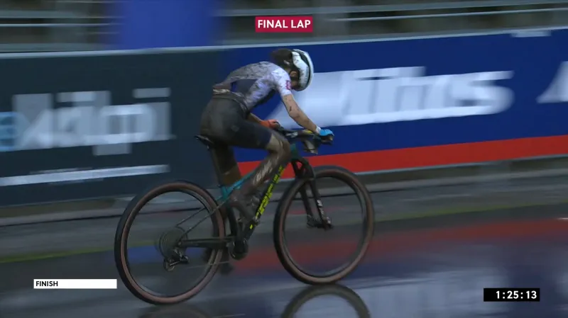 Dramatický finiš závodu žen U23