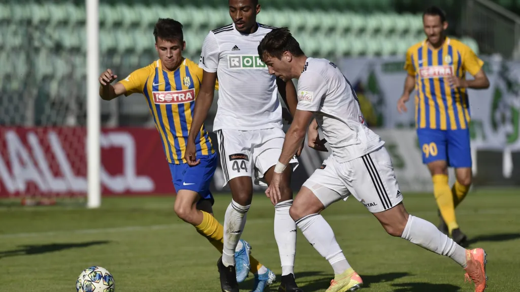 Utkání Karviná - Opava