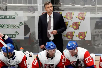 Josef Jandač na střídačce českého týmu